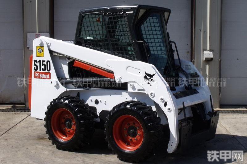 山猫S150滑移装载机整机外观