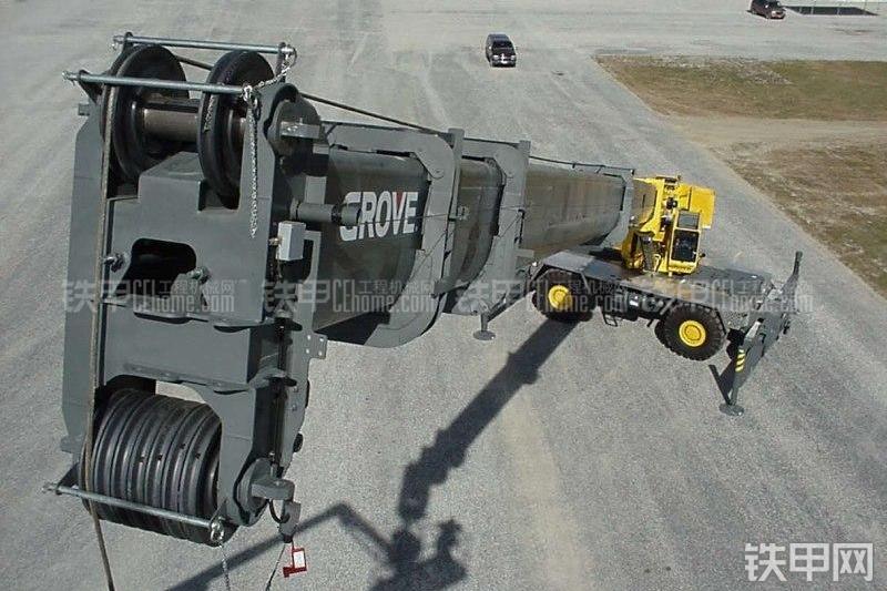 马尼托瓦克RT9130E起重机局部