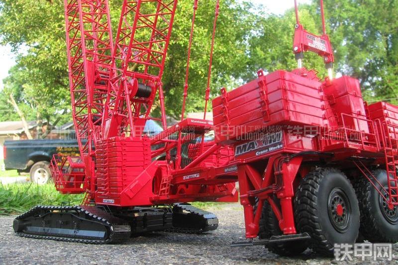 马尼托瓦克18000型起重机整机外观