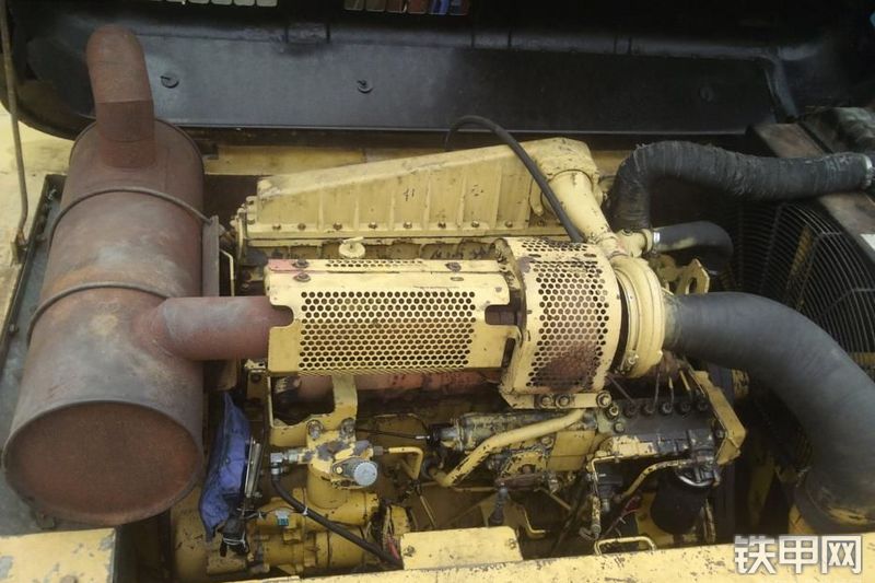 卡特彼勒330B挖掘机局部