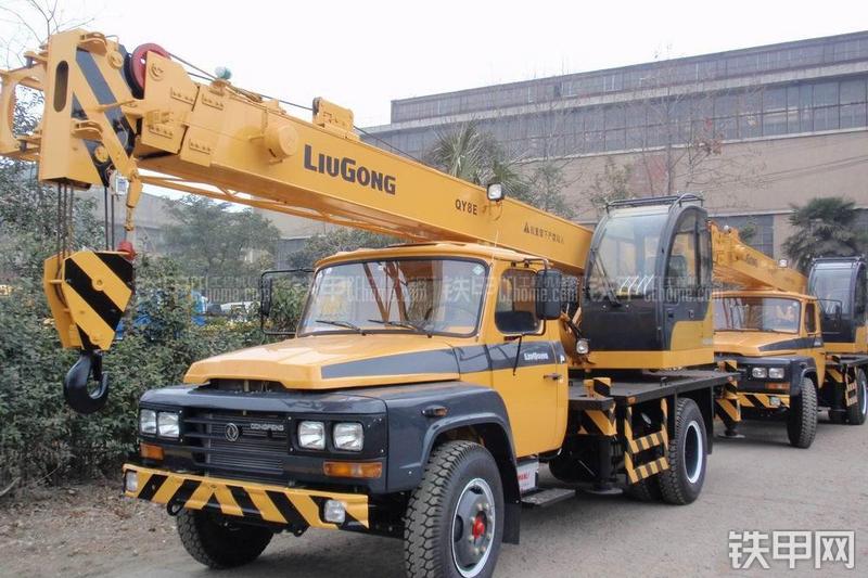 柳工QY8E起重机整机外观