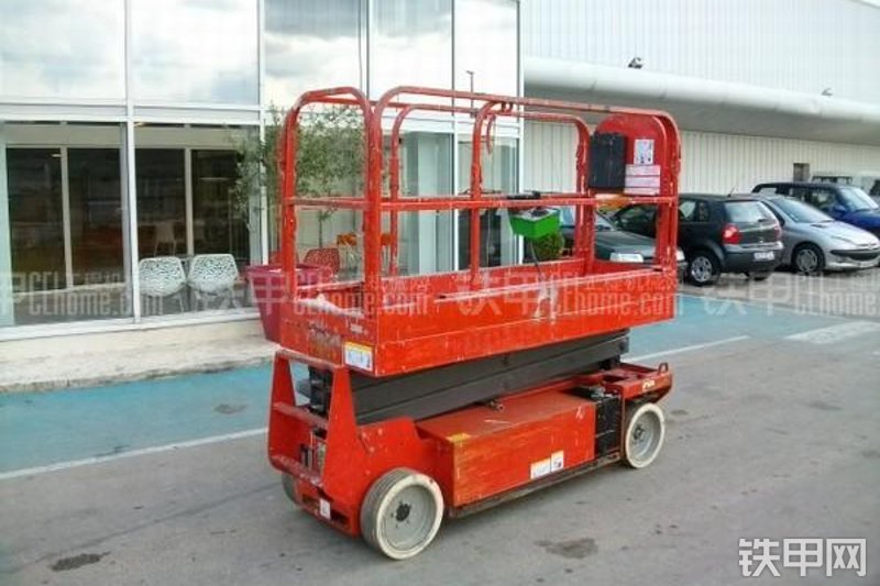 曼尼通81XE高空作业机械整机外观