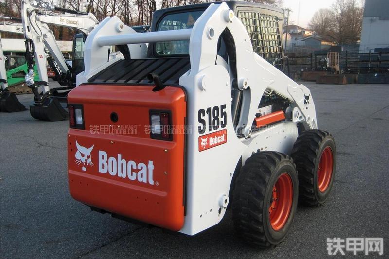 山猫S185滑移装载机整机外观