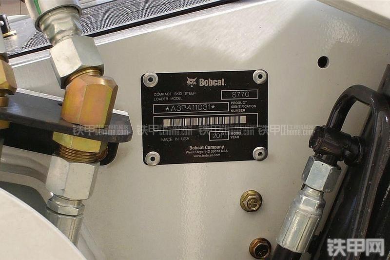 山猫S770滑移装载机局部