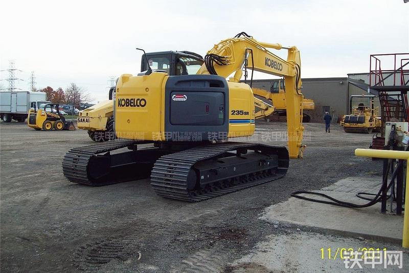 神钢SK235SR LC-2挖掘机整机外观