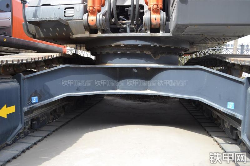 日立ZX330—3挖掘机局部