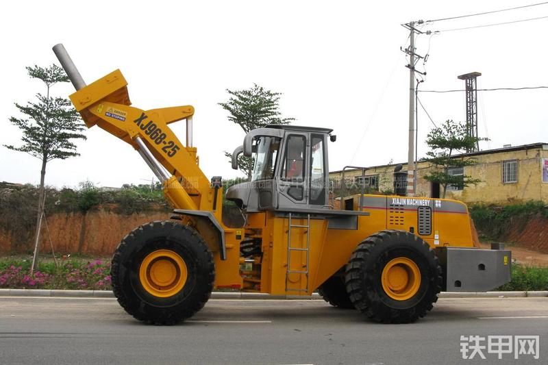 厦金机械XJ968-25卷钢叉装车叉装车整机外观