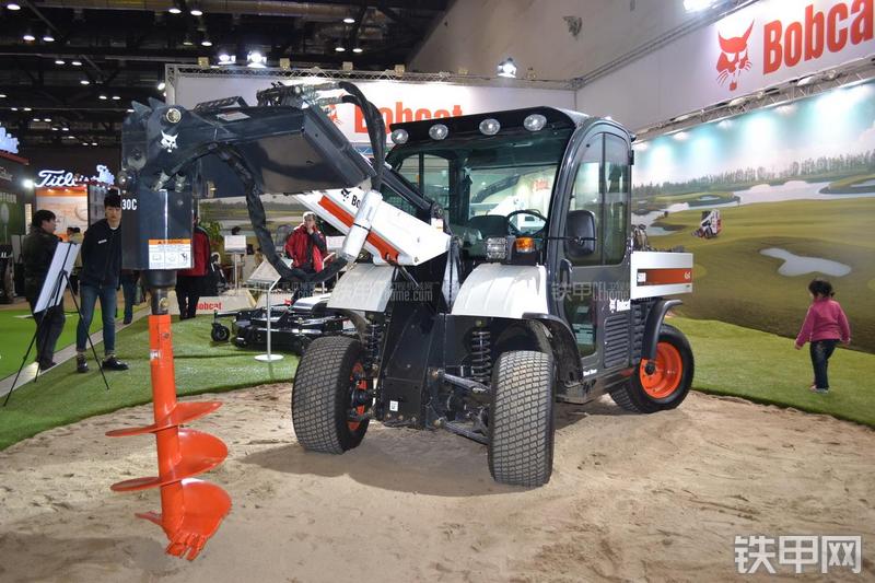 山猫5600多功能工具车整机外观