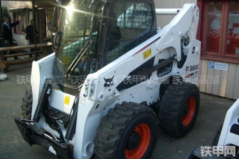 山猫A770四轮转向滑移装载机整机外观