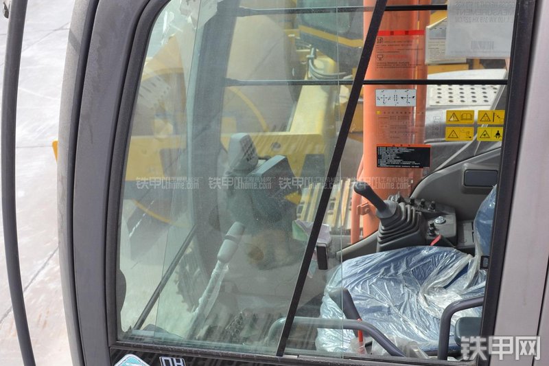 日立ZX330—3挖掘机局部