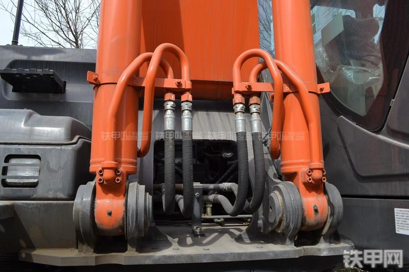 日立ZX330—3挖掘机局部