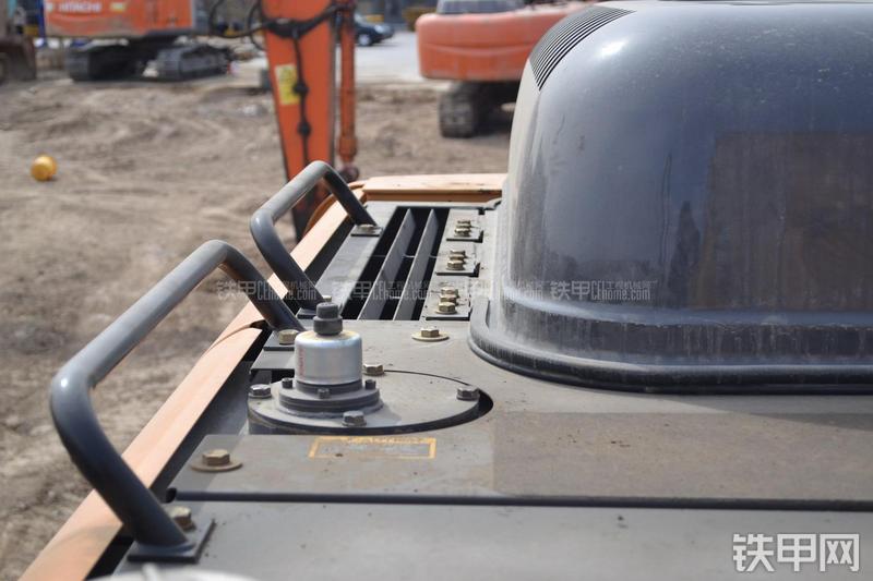 凯斯CX360B挖掘机局部