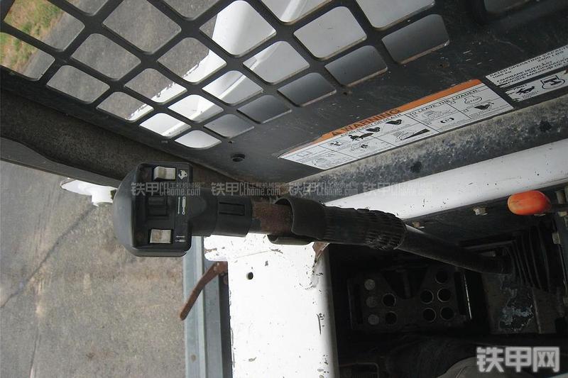 山猫873滑移装载机局部