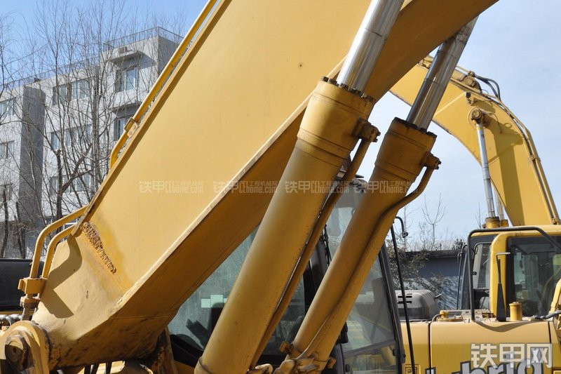 小松PC400-8挖掘机局部