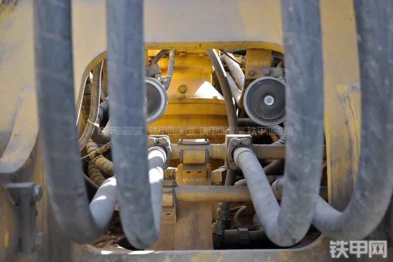 小松PC300CSE-7大土方挖掘机局部