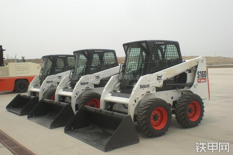 山猫S160滑移装载机其他