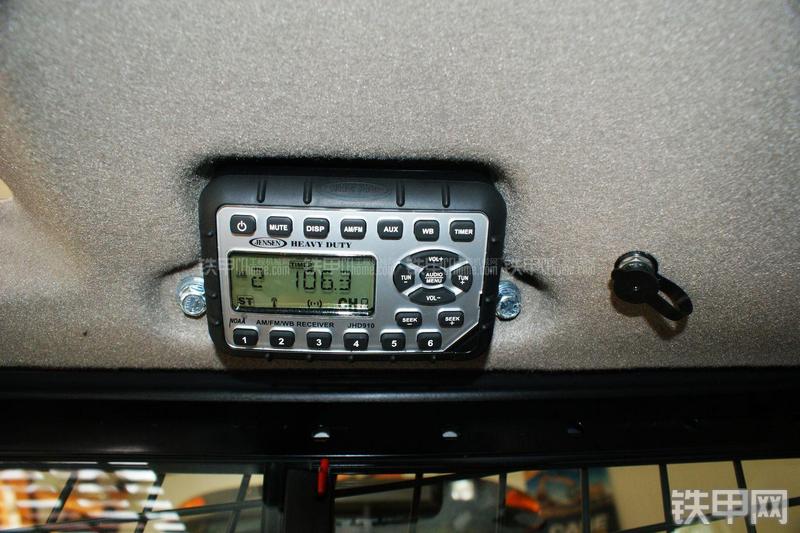 凯斯SR175滑移装载机局部