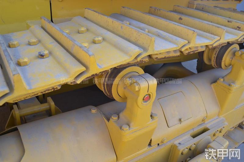 山推SD13标准型推土机局部