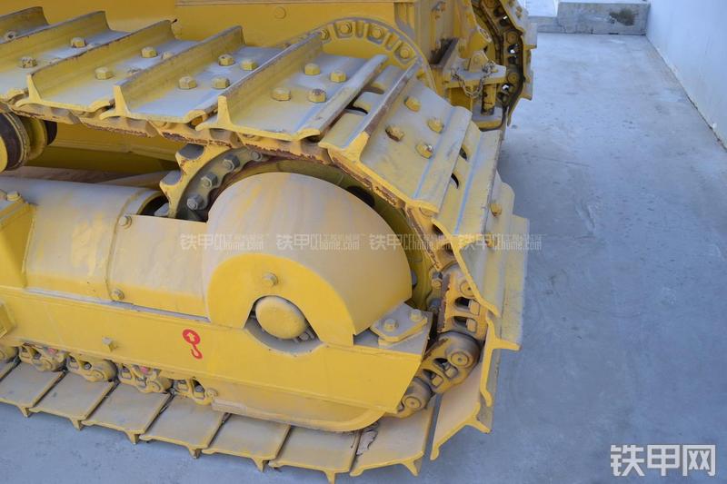 山推SD13标准型推土机局部