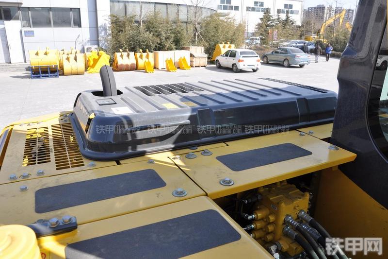 小松PC110-7挖掘机局部