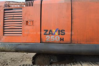 日立ZX250H-3挖掘机局部