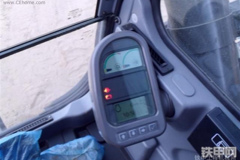 沃尔沃EC240B-Prime挖掘机局部