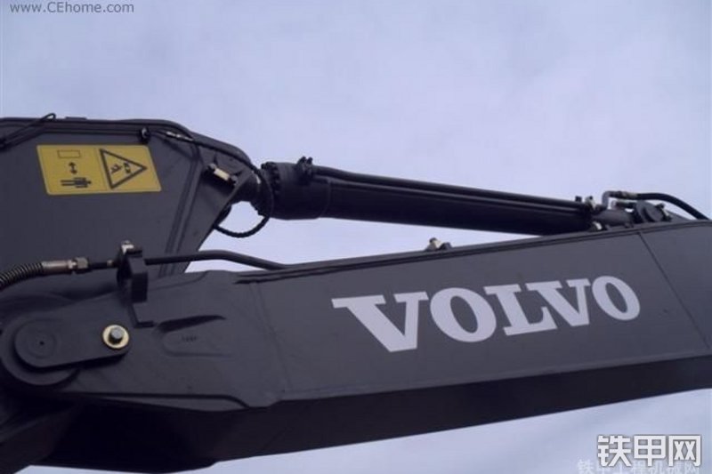 沃尔沃EC240B-Prime挖掘机局部