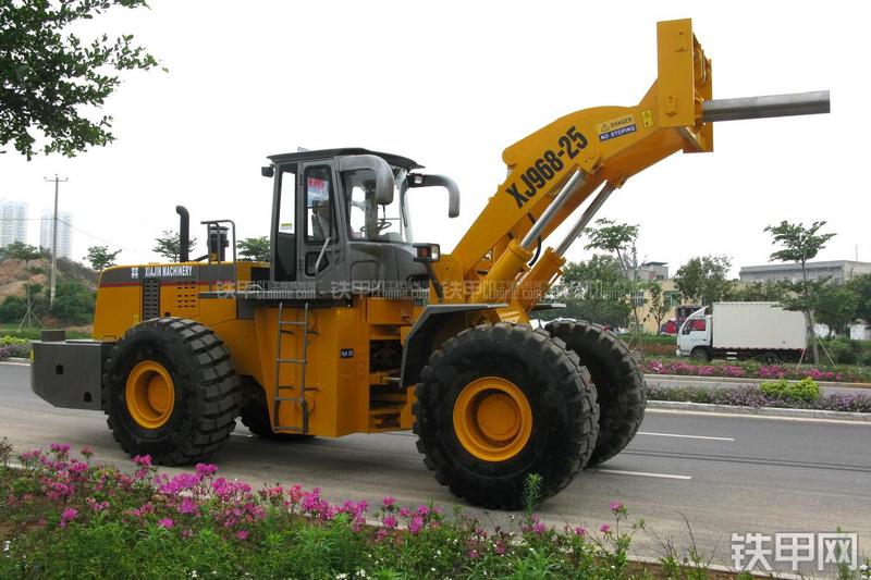 厦金机械XJ968-25卷钢叉装车叉装车整机外观