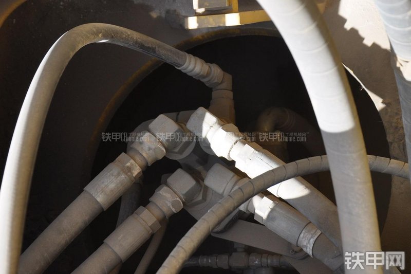 小松PC300CSE-7大土方挖掘机局部