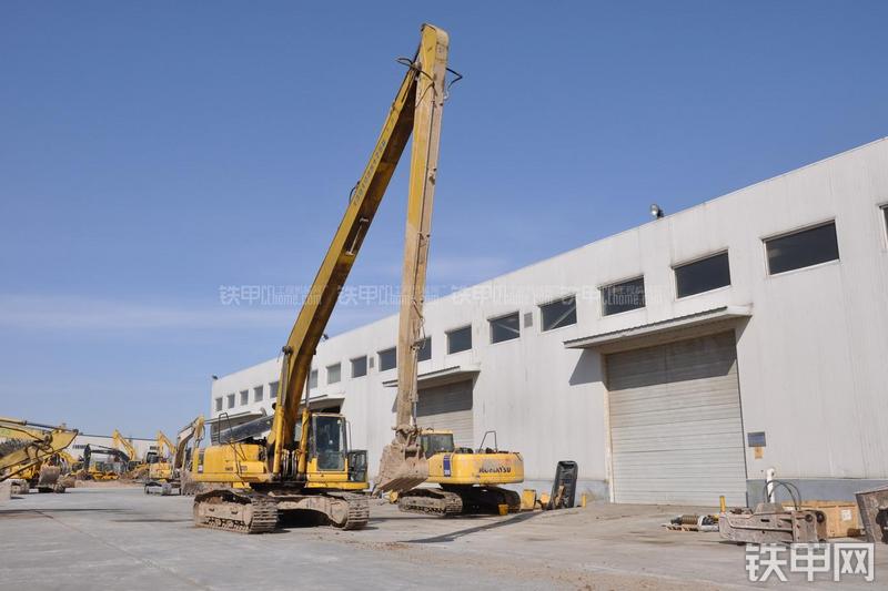 小松PC300LC-7加长臂挖掘机整机外观