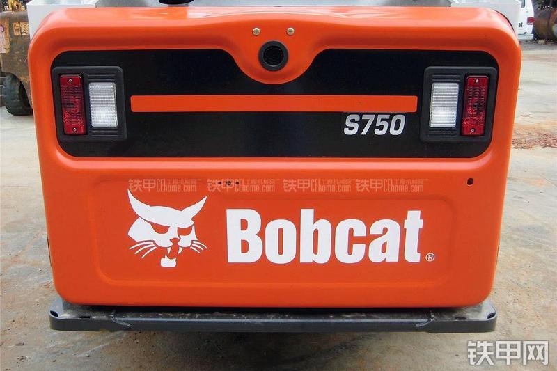 山猫S750滑移装载机局部