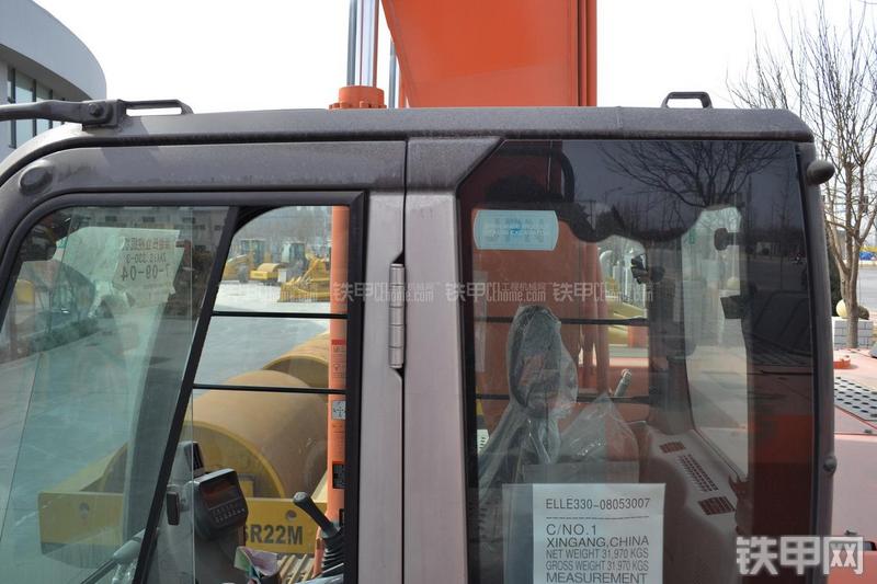 日立ZX330—3挖掘机局部