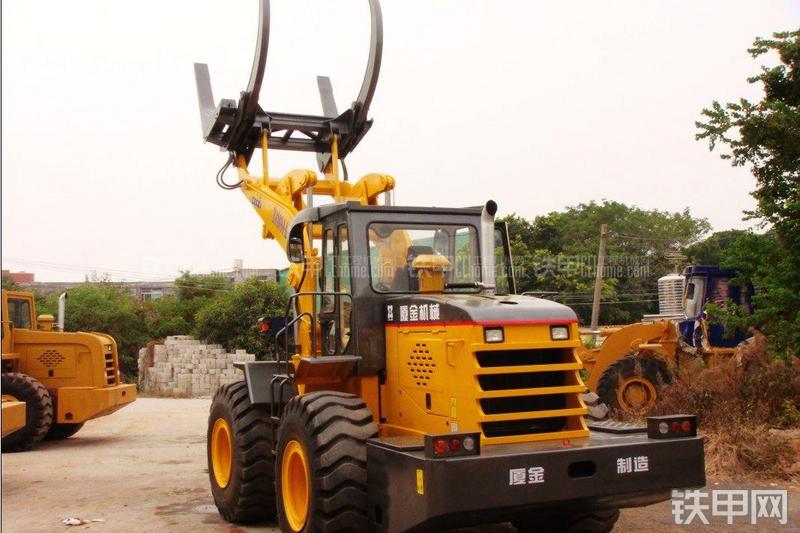厦金机械XJ953J-L夹木机装载机整机外观