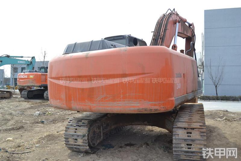日立ZX240-3进口挖掘机整机外观