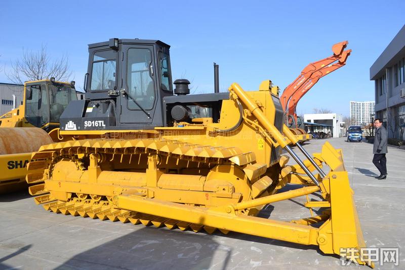 山推SD16TL机械超湿地型推土机整机外观