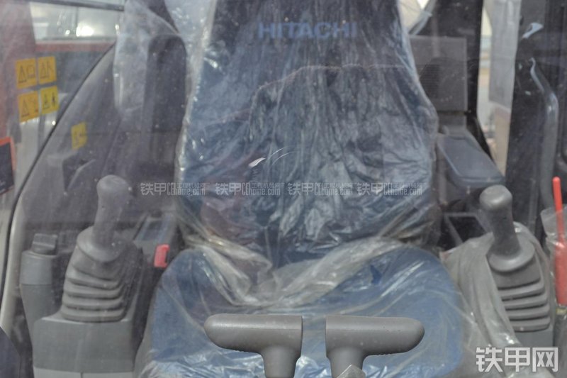 日立ZX330—3挖掘机局部