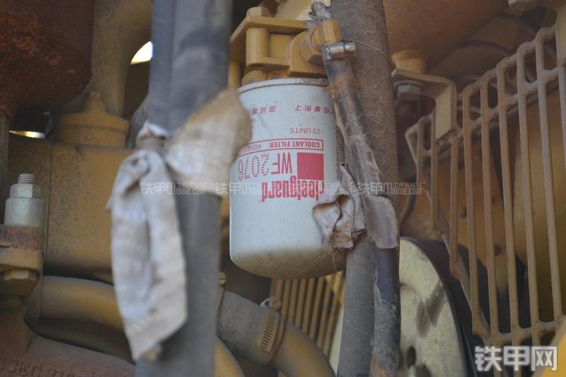 山推SD22标准型推土机局部