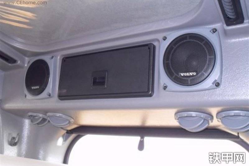 沃尔沃EC240B-Prime挖掘机局部