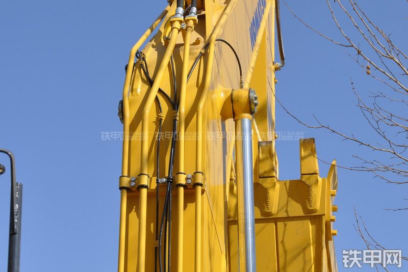 小松PC220-8挖掘机局部