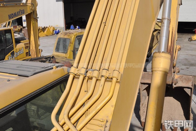 小松PC400-8挖掘机局部