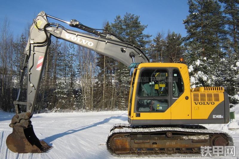 沃尔沃EC140BLC-prime挖掘机整机外观