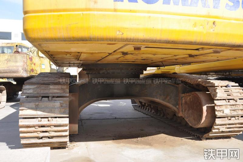 小松PC400-8挖掘机局部