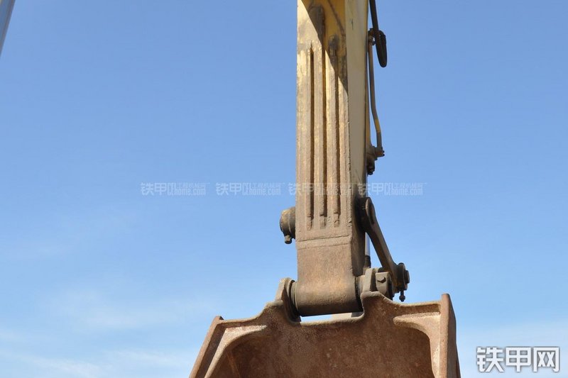 小松PC300CSE-7大土方挖掘机局部