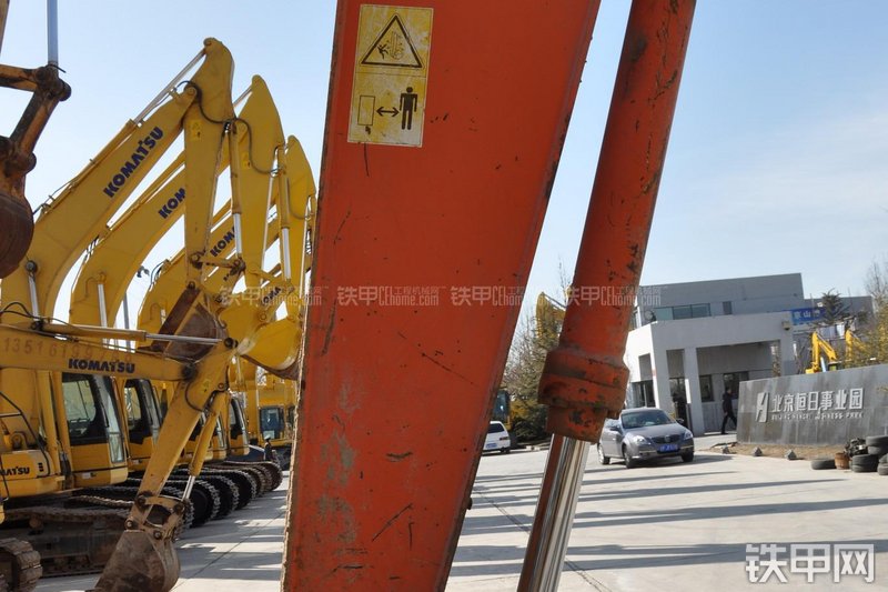 日立ZX240LC-HHE挖掘机局部