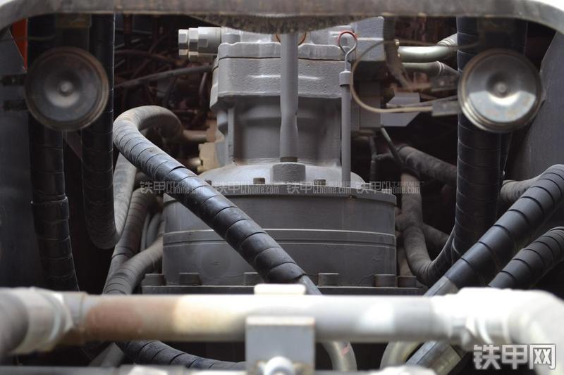 日立ZX330—3挖掘机局部