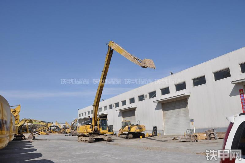 小松PC300LC-7加长臂挖掘机整机外观