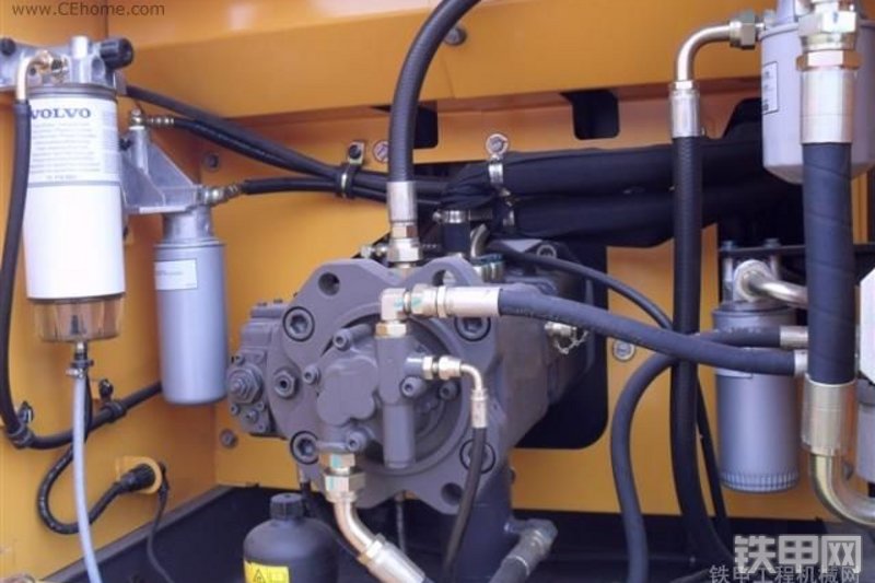 沃尔沃EC240B-Prime挖掘机局部