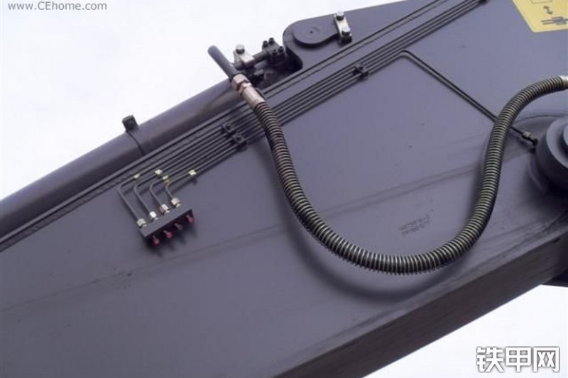 沃尔沃EC240B-Prime挖掘机局部