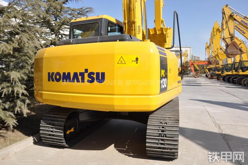 小松PC130-7挖掘机整机外观