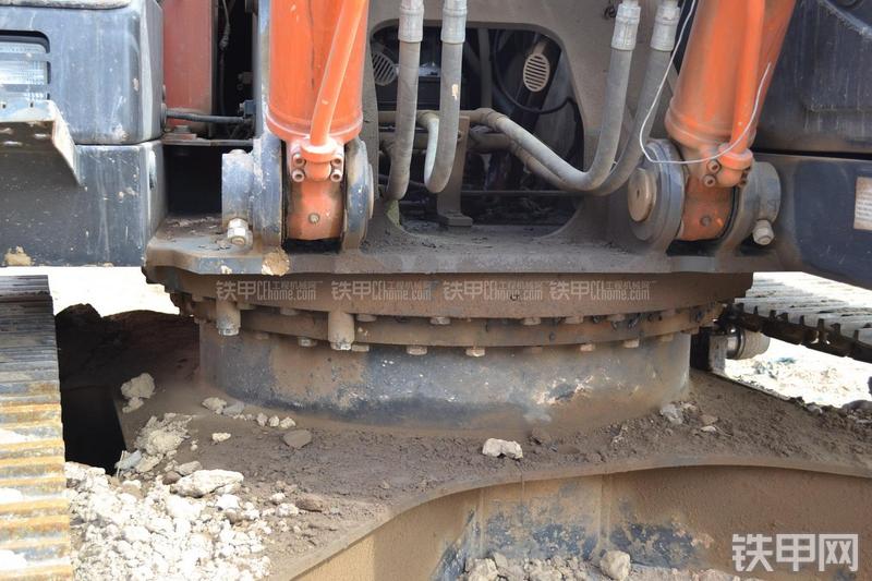 日立ZX240-3进口挖掘机局部